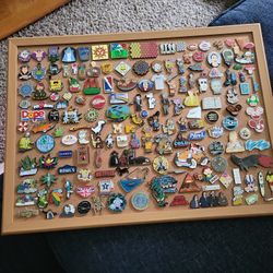 Magnificent Pin Board Fo Collectors 