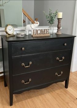 Black 3-Drawer Vintage Style Dresser