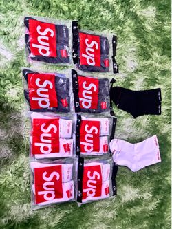 SUPREME X HANES SOCKS 4 Pack