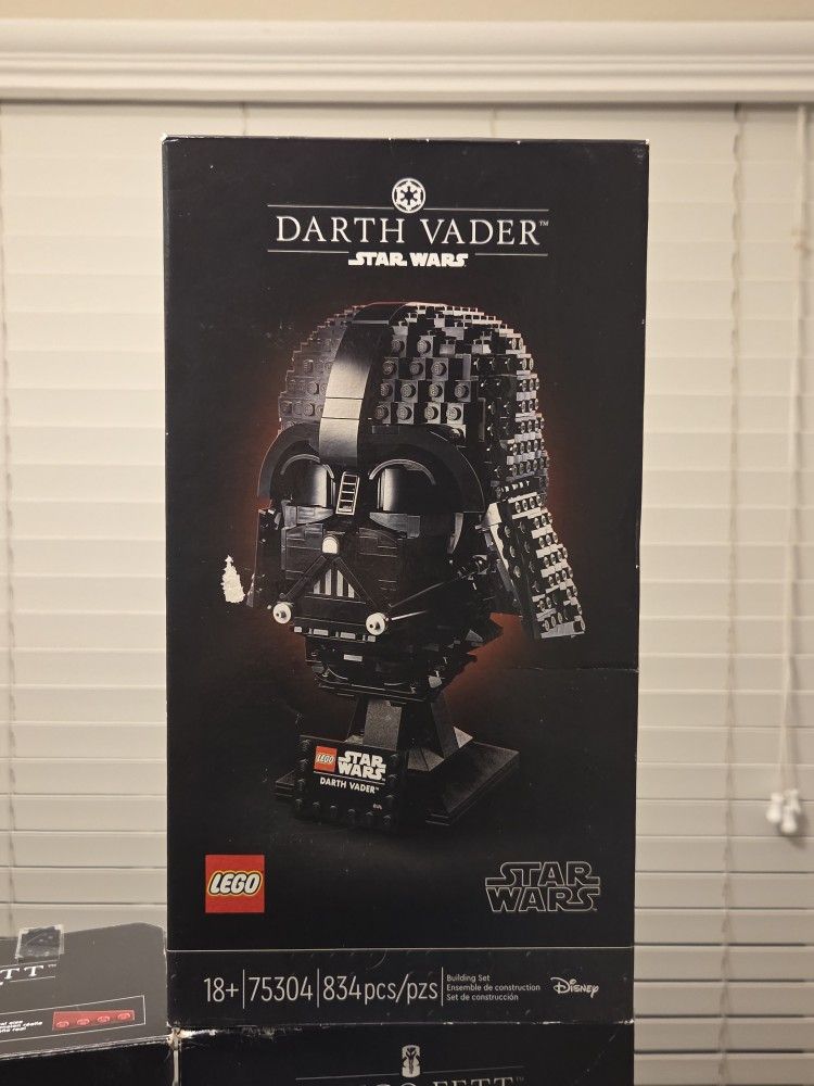 LEGO retired Star Wars Darth Vader Helmet 75304 Set