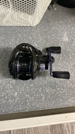 Baitcaster black purple