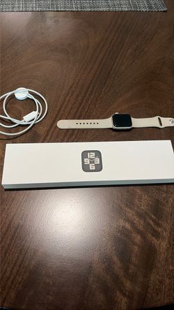 Apple Watch SE (2nd Gen) 40mm  GPS and cellular