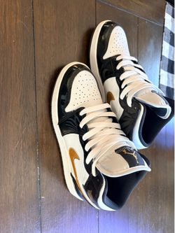 Nike sneakers 5.5 Y