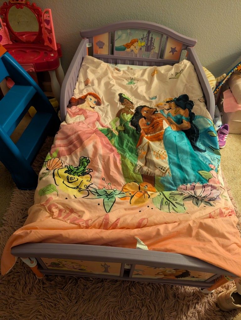 Toddler Bed /Mattress 