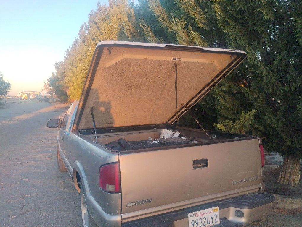 Tapa De Frontier Pero La Trae Una S10 Caja Larga 