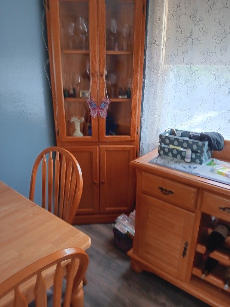 Kitchen/Dining Set