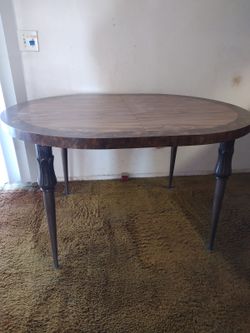 1970s Kitchen table with leaf.