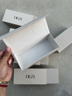 Dezi Sunglasses Case Holder Box