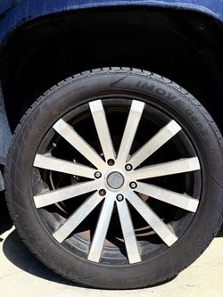 Set of four 22-Inch Alloy Wheel with Ironman iMove Gen2 Tire