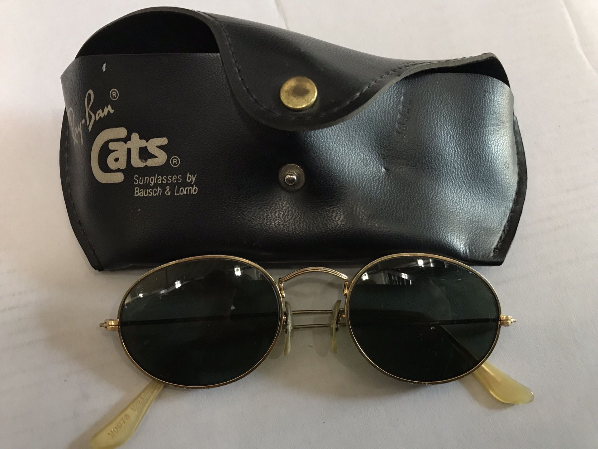 VINTAGE B&L RAY-BAN W0976 GOLD-PLATED OVAL AVIATOR SUNGLASSES for Sale in  Tujunga, CA - OfferUp