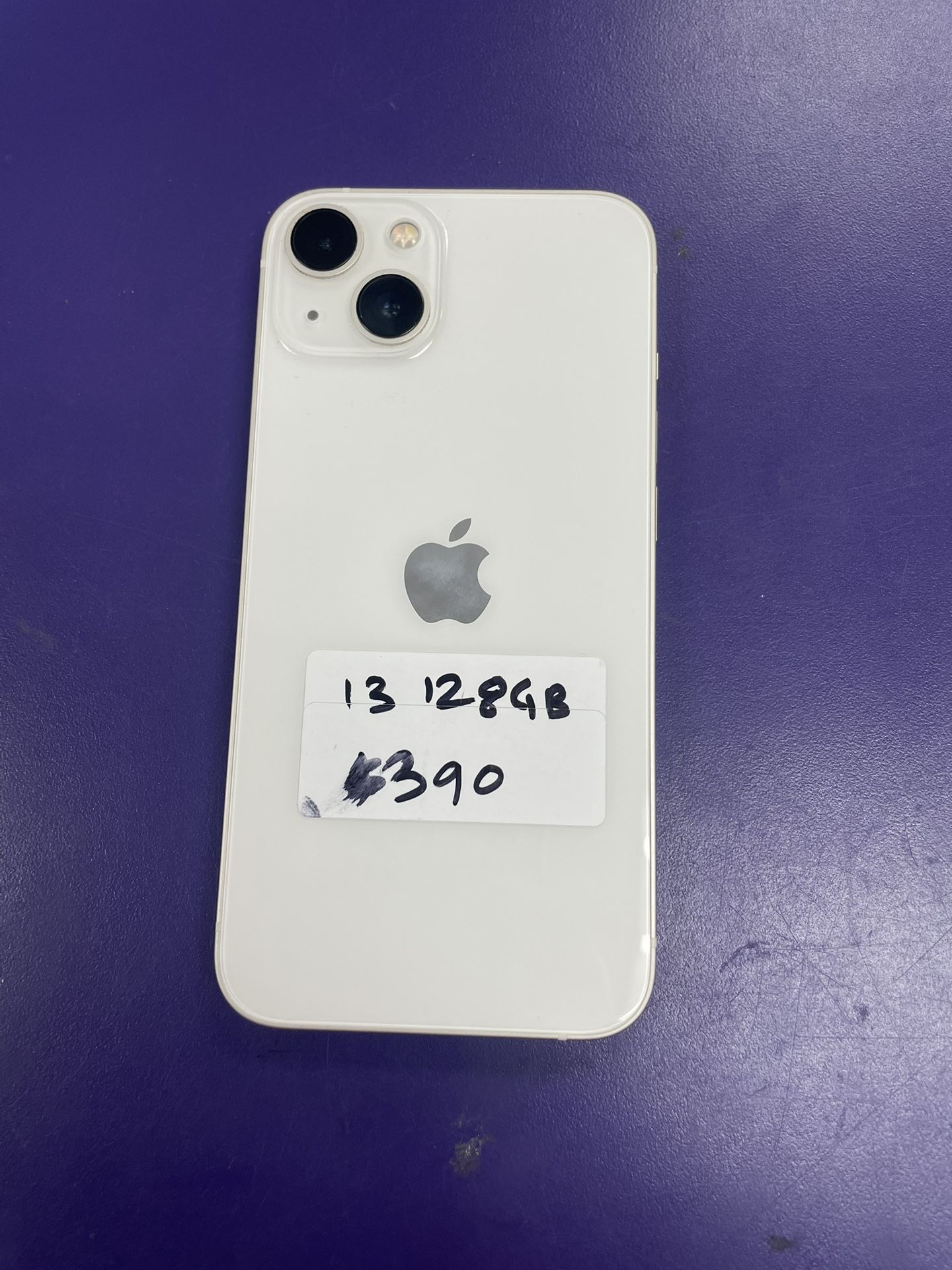 Iphone 13 128 Gb| Unlocked | Comes with Store warranty | Free charger and Cable