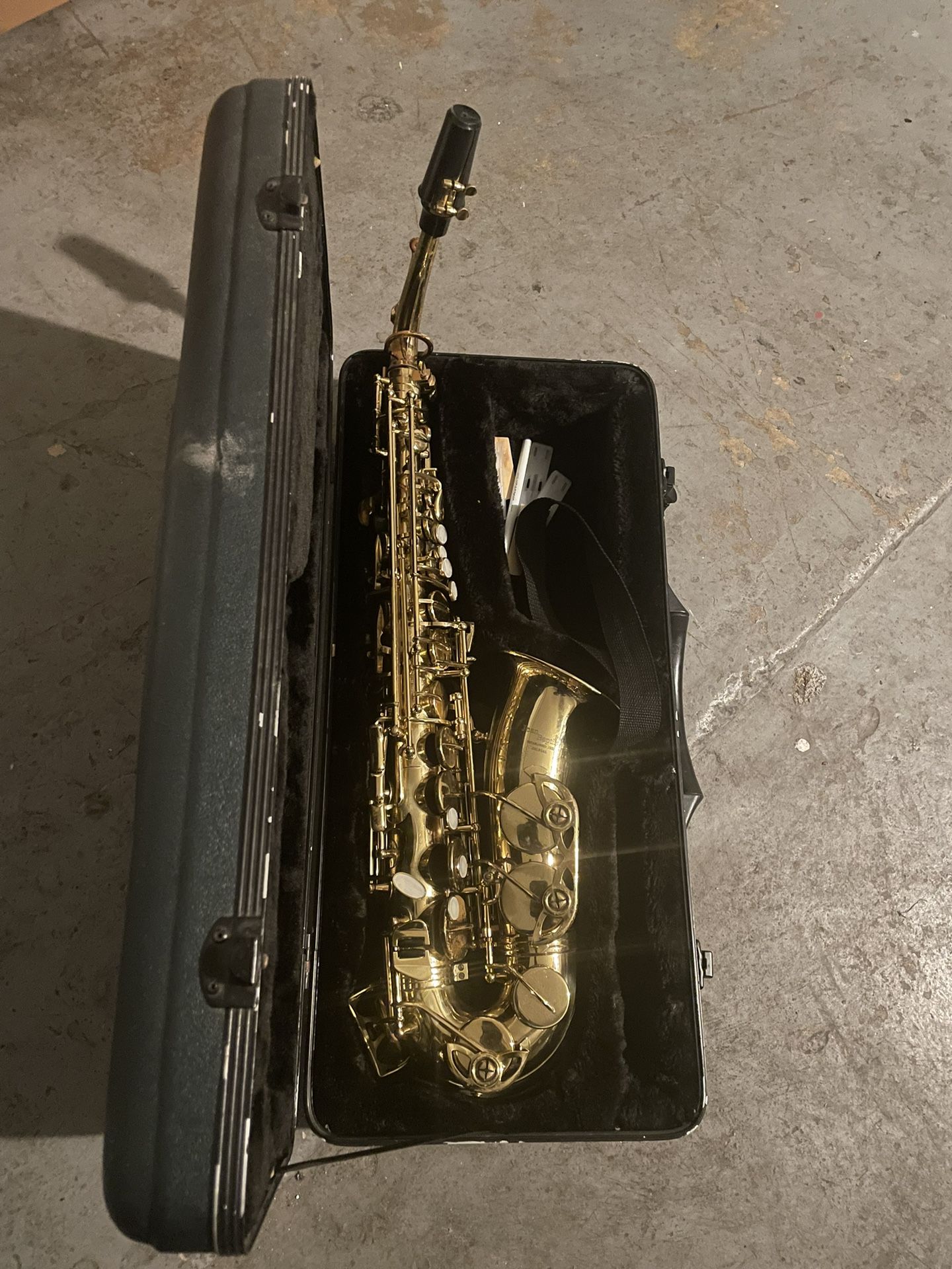 Saxophone Also 