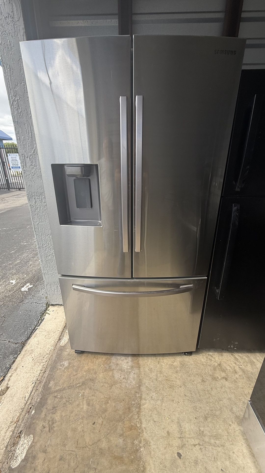Samsung refrigerator 