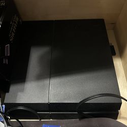 PS4 good Condition No Chords W/ Brand New Controller In Box 