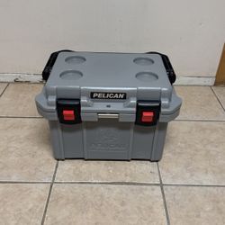 Pelican Cooler With Containers 