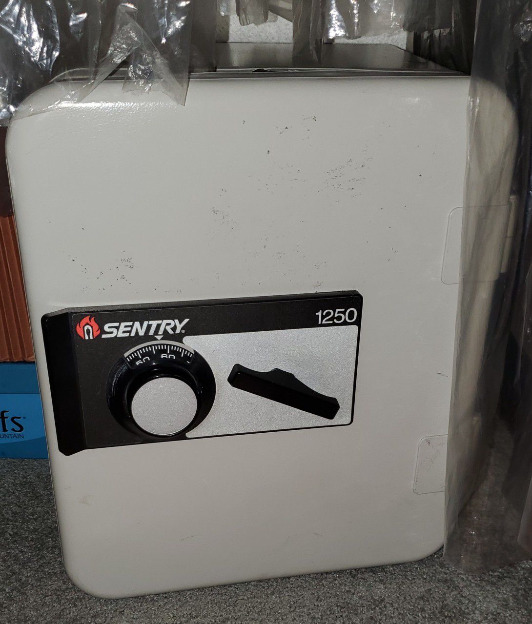 Sentry 1250 Fire Rated Combination Safe