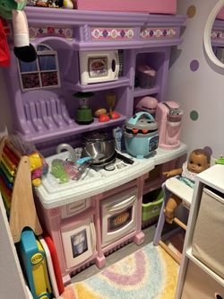 Step 2 Play Kitchen w/Toys