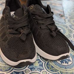 New Black & White Loona Slides Woman's Size 6