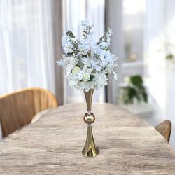 vase And Flower Arrangement 