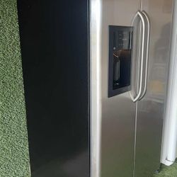 GE Refrigerator 