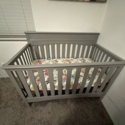 Gray Baby Crib With Mattress 
