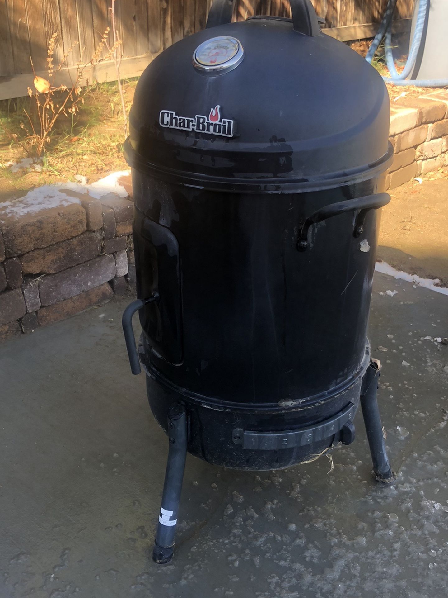 Charcoal Smoker Great Condition Used It Twice