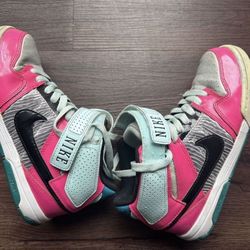 Nike Air mogan 2 high tops, Size 6