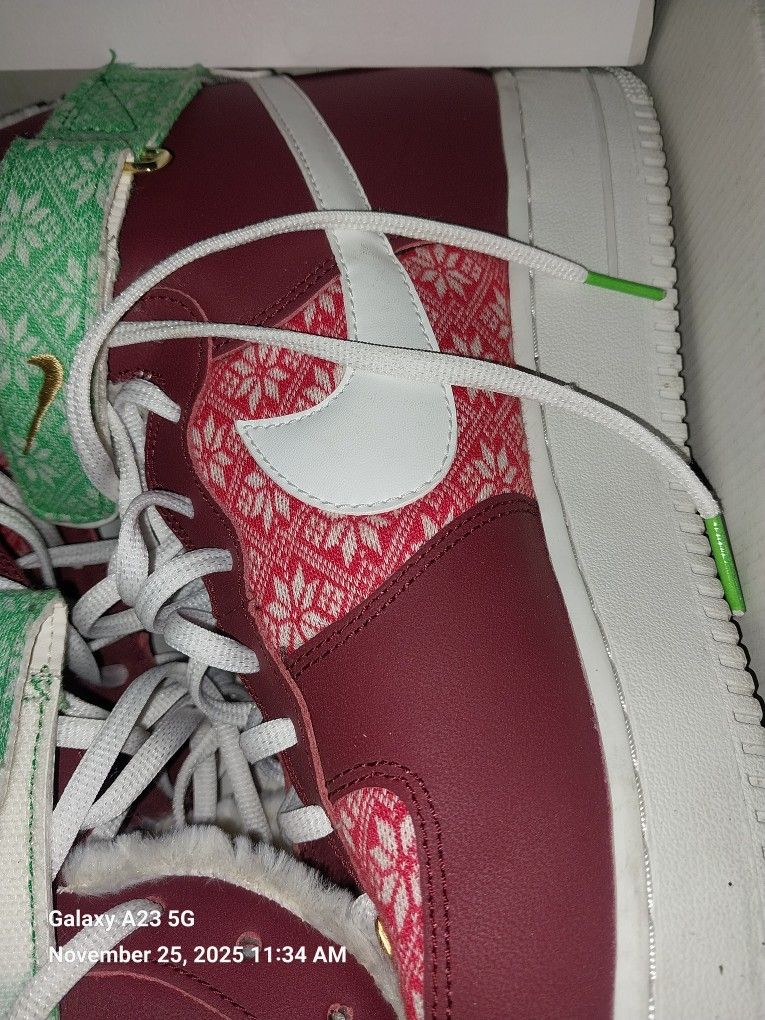Christmas Nike Shoes Size 15s 
