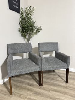 Accent Chairs 