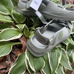 🔥Brand new Men’s Ugg Stratus Sandal SZ 10