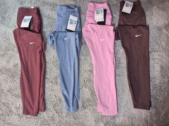 NEW WOMEN'S NIKE LEGGINGS