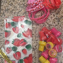 12 Strawberry Treat Bags