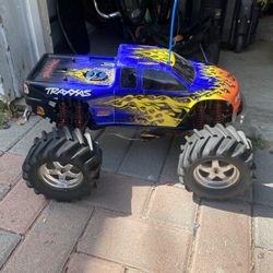 Traxxas T Maxx  Gas Powered Monster Truck 