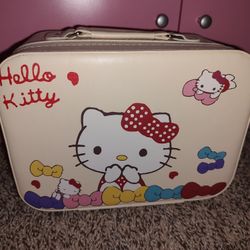 New Hello Kitty Makeup Train Case With Full Size Mirror