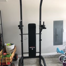 Titan Fitness Pull Up / Dip Workout Station