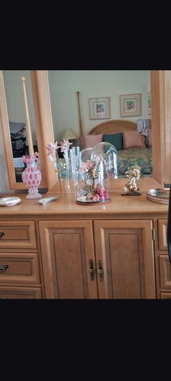 Mirror/Bureau/QueenBed