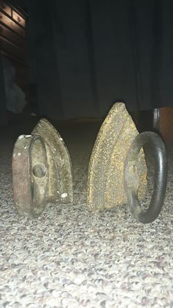 2 antique flat irons from 1930 both only 25$