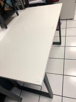 Computer desk