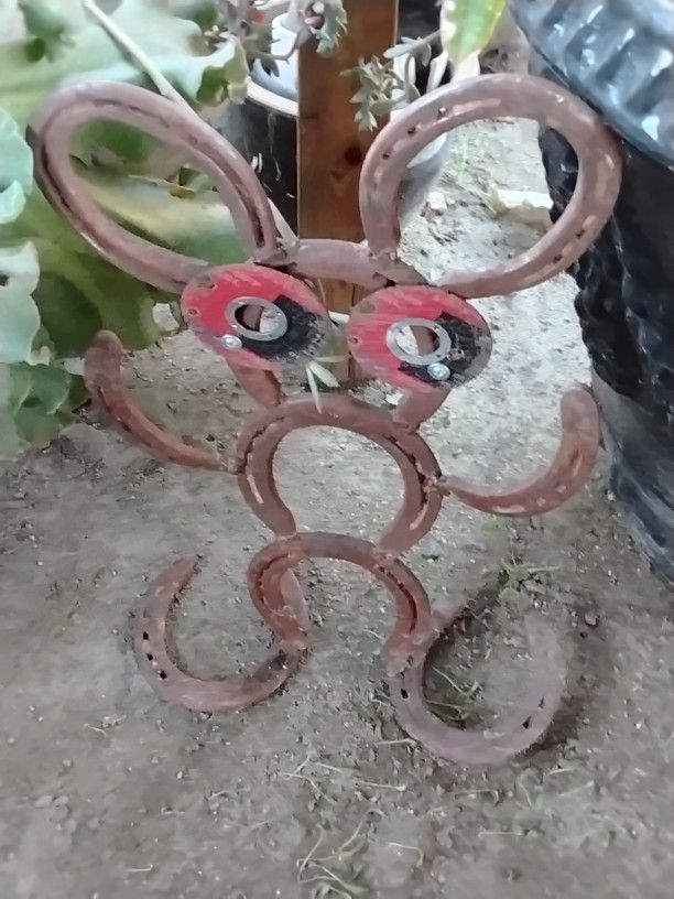 Horse Shoe Rabbit