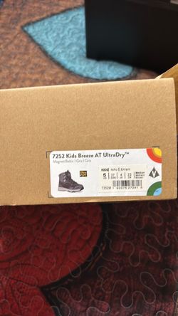 Girls boots