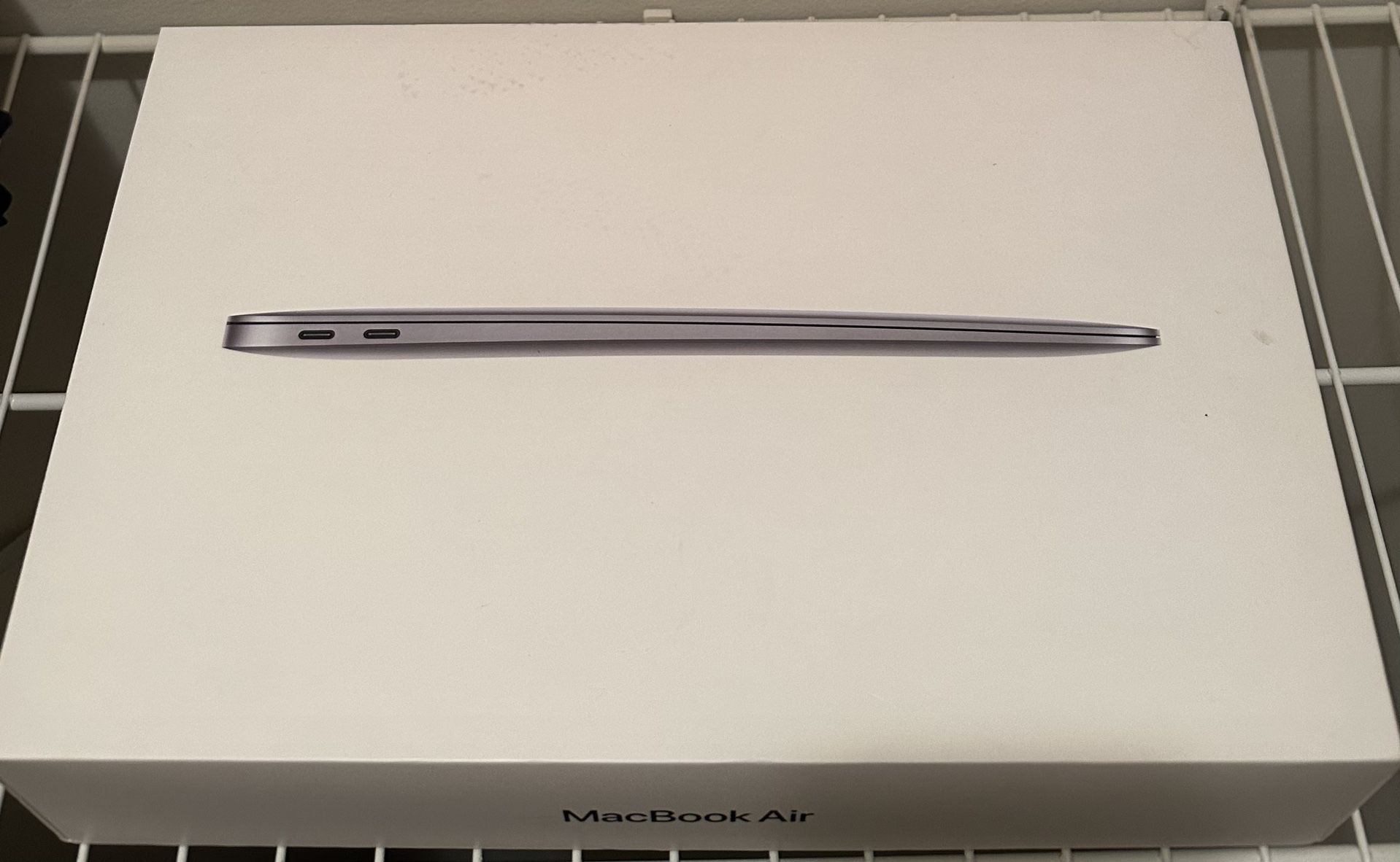 Apple MacBook Air (M1,2020)