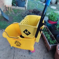 Cubeta para trapeador comercial barata $18 Dlls