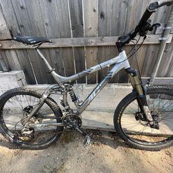 Giant AC1 mtn bike