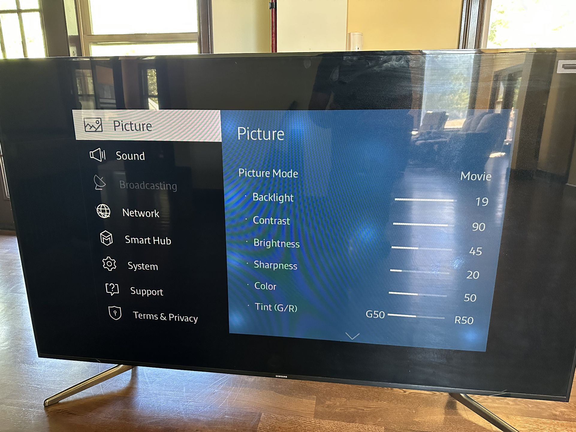 Samsung 75” Smart Hub HD TV 