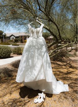 Wedding dress