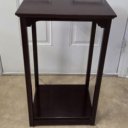 Bombay Co. Small Dark Wood 2 Shelf Table 1995  28" x 12" x 16"