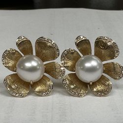 14K Diamond And Pearl EFFY Earrings 