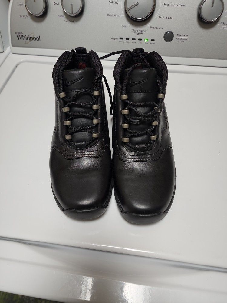 Nike Air Boots Like New