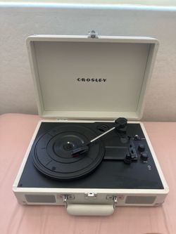 Crosley CR8005F-WS Cruiser Plus Vintage 3-Speed Bluetooth in/Out Suitcase Vinyl