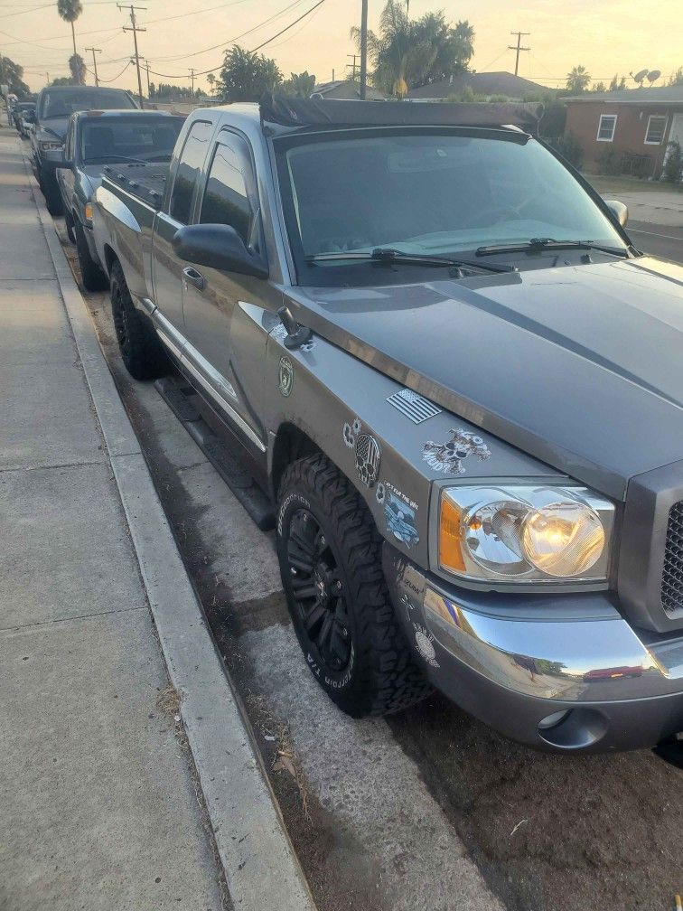 2005 Dodge Dakota